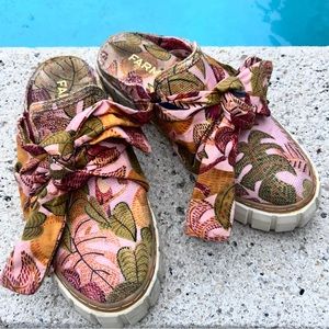 FARM Rio mules shoes summer dream floral fabric slip on sneakers women’s size 7